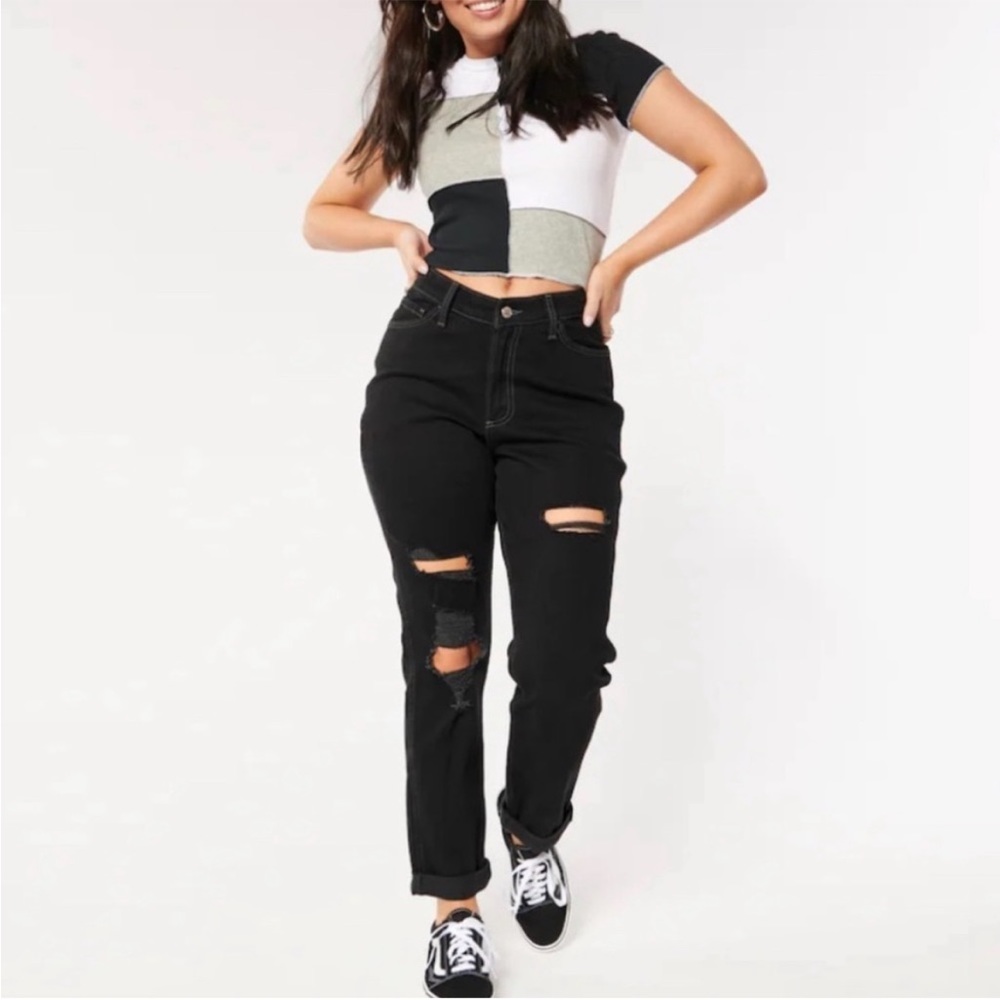 Hollister curvy high rise mom jean color black size 25 L29